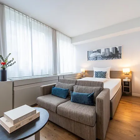 アパートホテル Brera Serviced Frankfurt Oper 4*